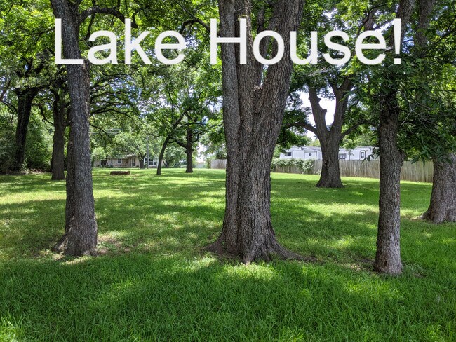 Building Photo - 7472 Love Cir