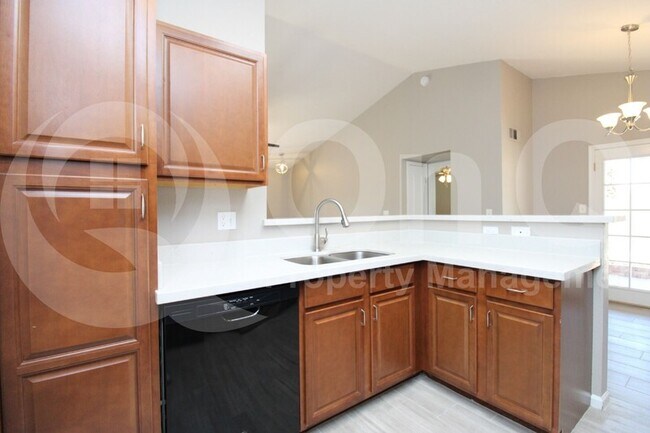 Building Photo - 3202 N Ash Cir