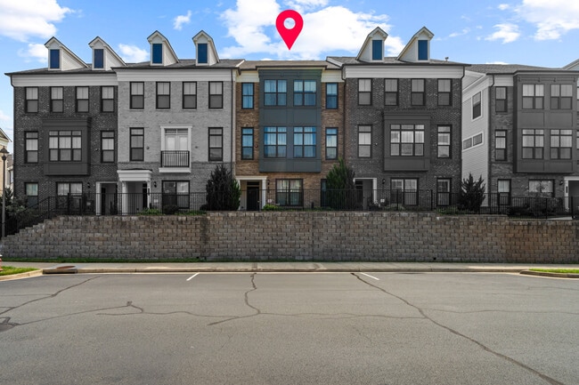 Building Photo - 22572 Windsor Locks Sq
