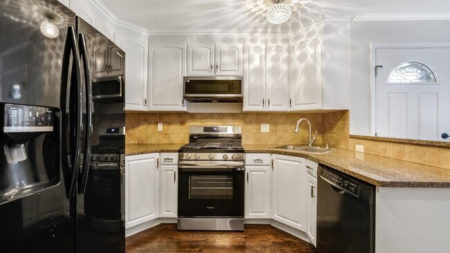 Foto del edificio - 1563 Anderson Ave