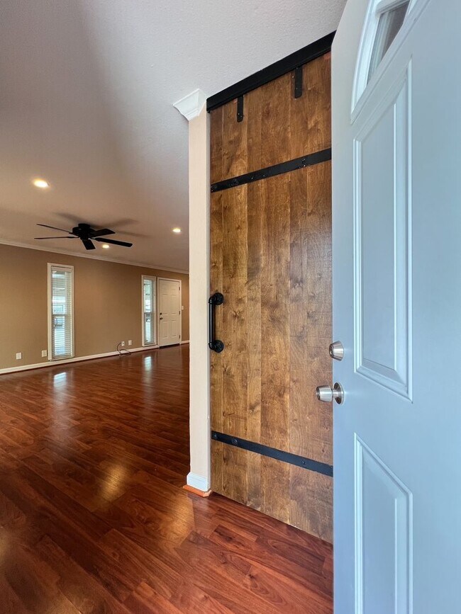 Foto del edificio - Charming 2-bedroom Napa Condo