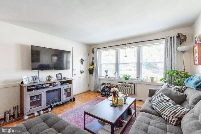 Foto del edificio - 410 W Jefferson St