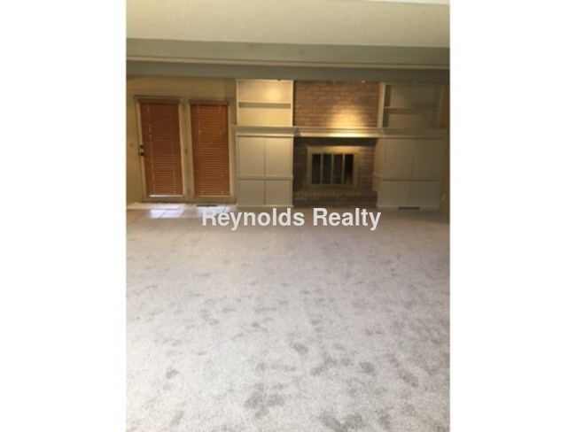 Building Photo - Gorgeous Quail Run Estates Beauty!