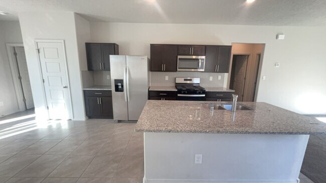 Foto del edificio - Beautiful New 3bedroom 2 bathroom Home Fully Equipped With Everything You Need In A Gated Community!