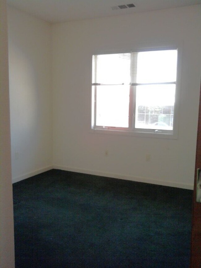 Foto del edificio - 2185 Dwight Way