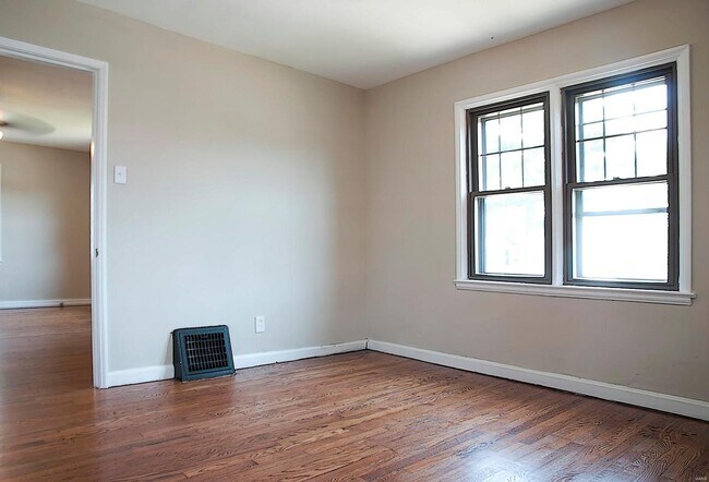 Building Photo - 5309 Kirkland Dr