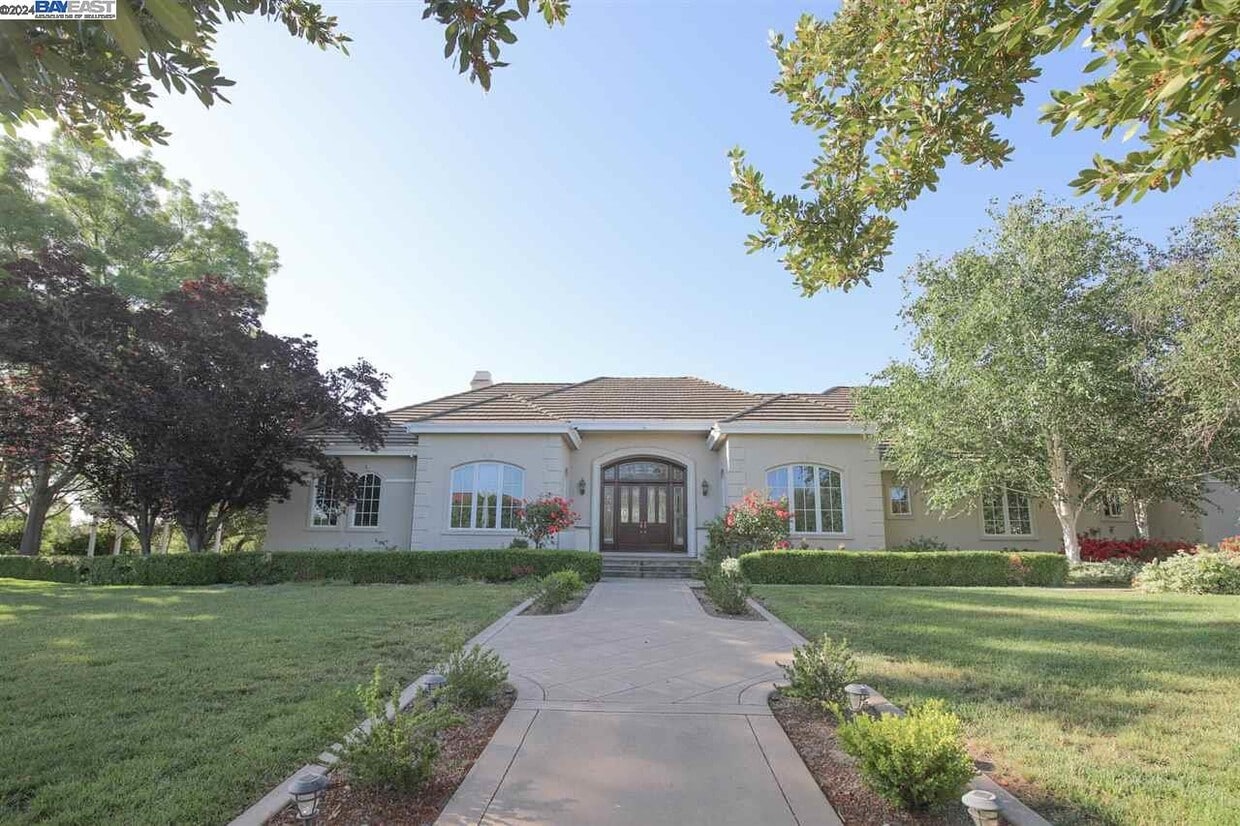 Primary Photo - 1092 Piemonte Dr