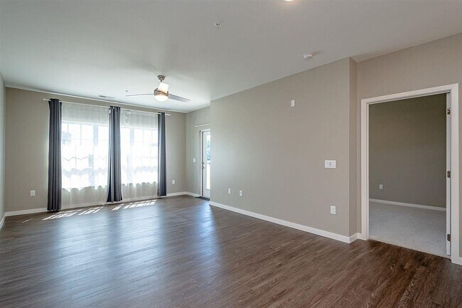 Foto del edificio - 260 N Scott Blvd