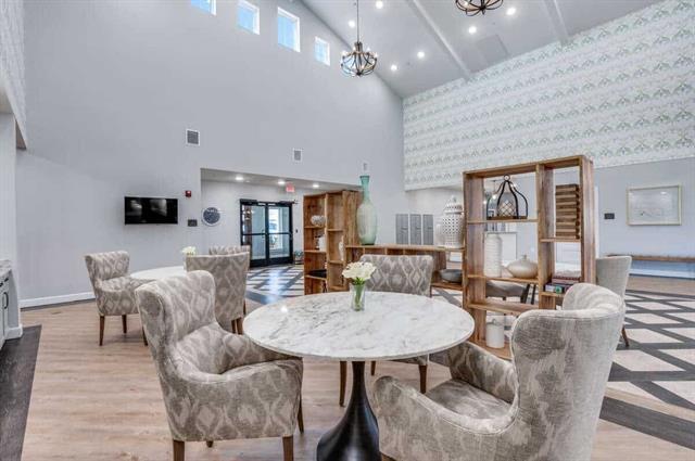 Foto del edificio - 820 W McLeroy Blvd