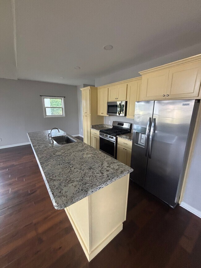 Building Photo - 206 Cherokee Dr