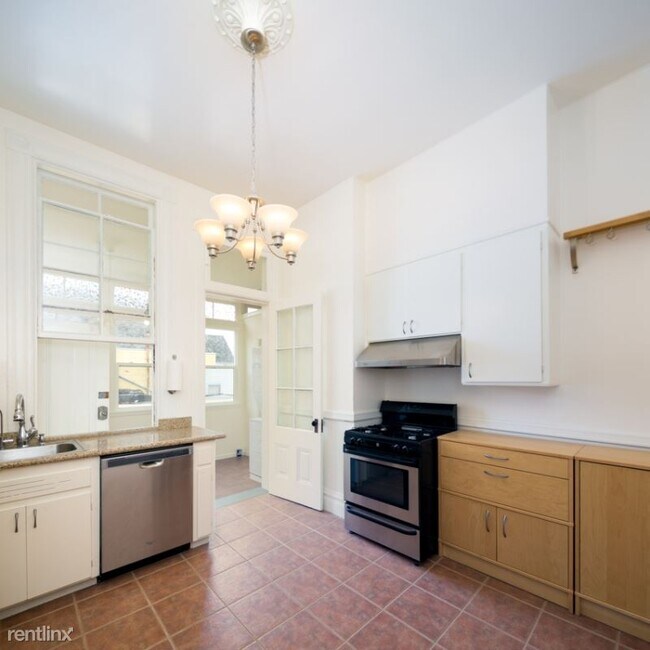 Building Photo - 4 br, 2 bath Apartment - 894 14th Street