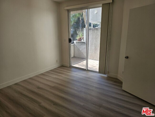 Foto del edificio - 525 S Berendo St