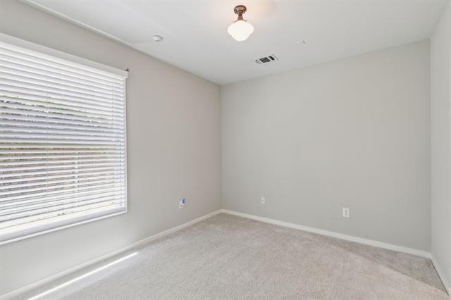 Foto del edificio - 3321 Rosedale Ave