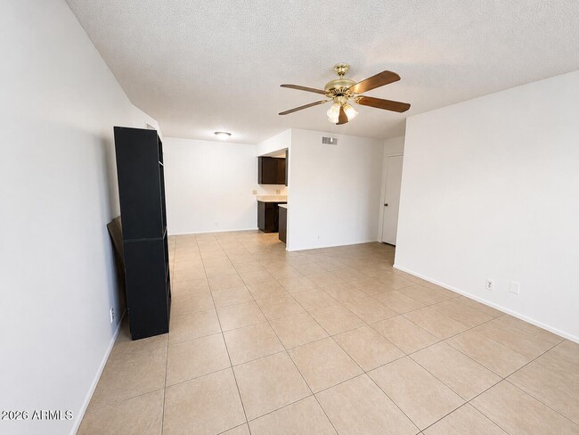 Building Photo - 2931 E Beck Ln