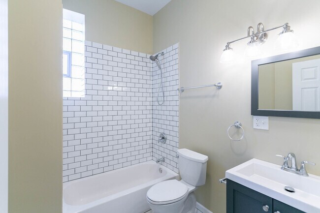 Building Photo - 211 S Campbell Ave