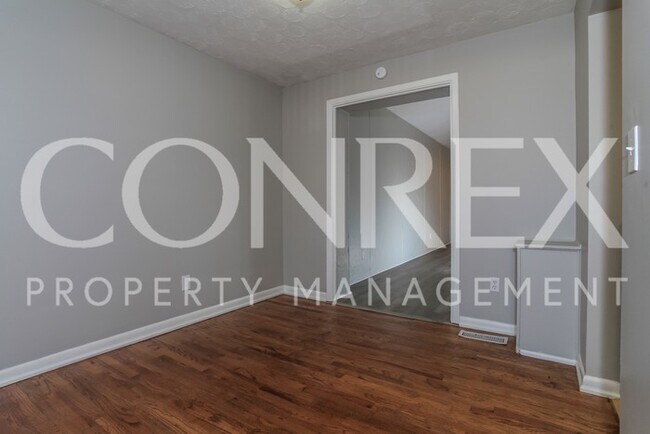 Foto del edificio - Spacious 3 Bedroom with Cathedral Ceilings!
