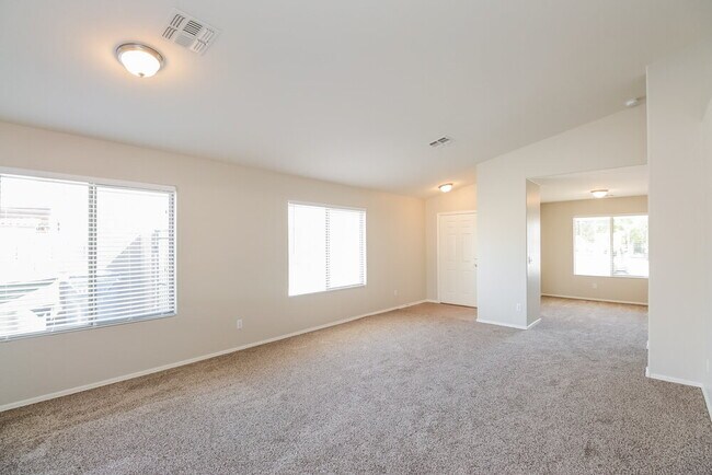 Foto del edificio - 6426 W Watkins St