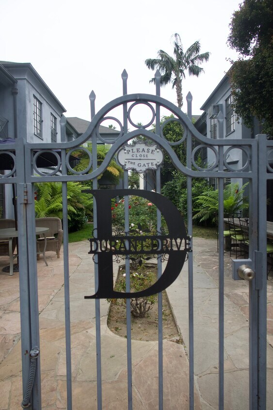 9916 Durant Dr Unit 9916 1/2, Beverly Hills, CA 90212 Apartments in