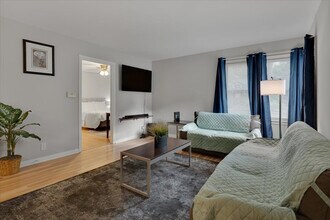 Building Photo - 803 W Markham Ave