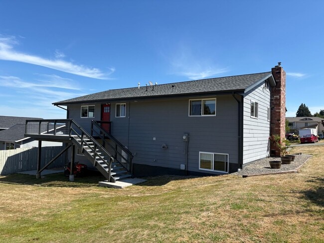 Building Photo - 3814 R Ave