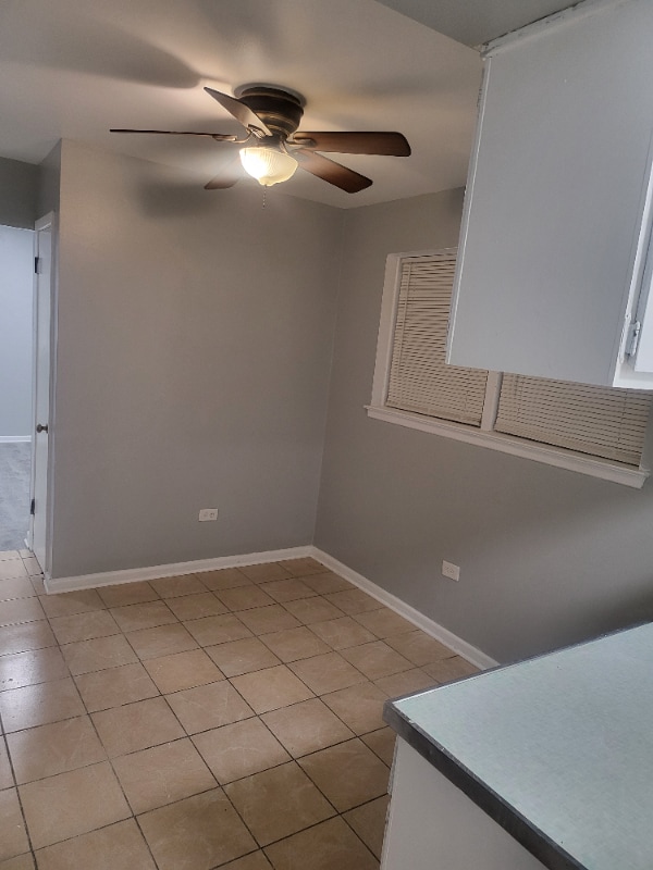 Building Photo - 422 S 19th Ave