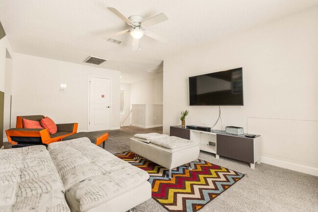 Building Photo - 4718 Kings Castle Cir