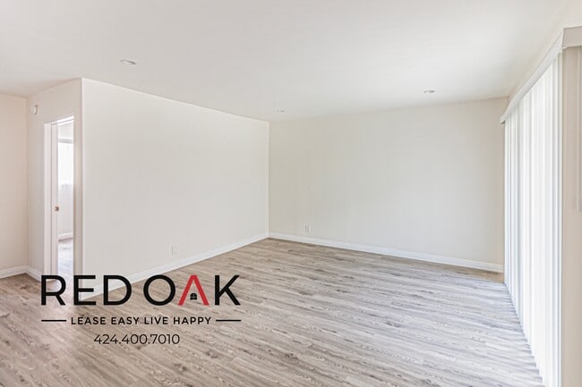 Building Photo - 20414 Cohasset St