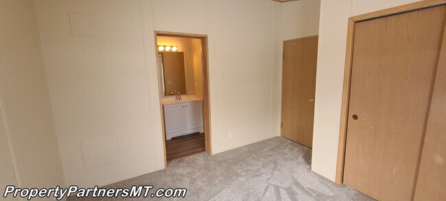 Building Photo - *** Remodeled *** 3 Bed 2 Bath Modular house