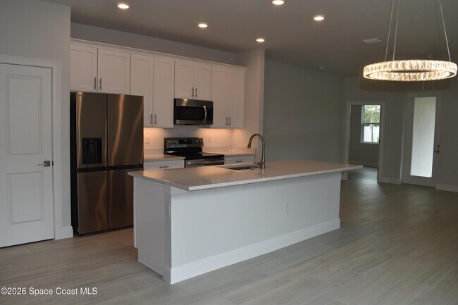 Building Photo - 414 Grove Ln