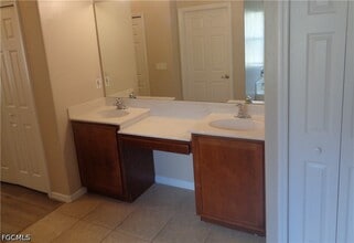 Building Photo - 2463 Nature Pointe Loop