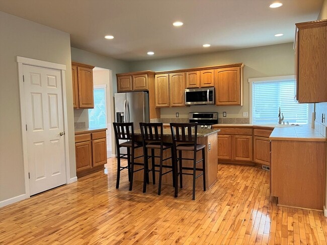 Building Photo - 1853 Pointe Woodworth Dr NE