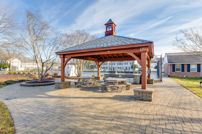 Pérgola - Ashland Towne Square