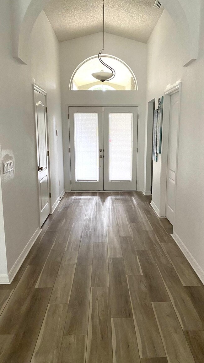 Foto del edificio - 2840 Runyon Cir