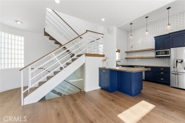 Building Photo - 1452 Loma Dr