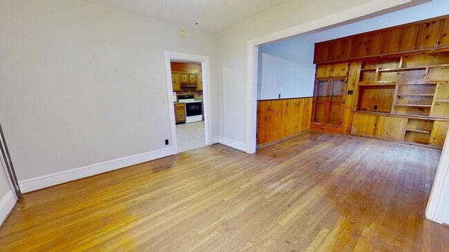 Building Photo - Charming 3 Bedroom Farmhouse in Springfield Township!