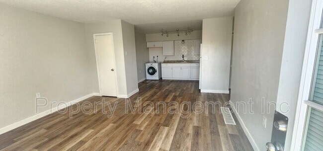 Foto del edificio - 404 Sunny Ln