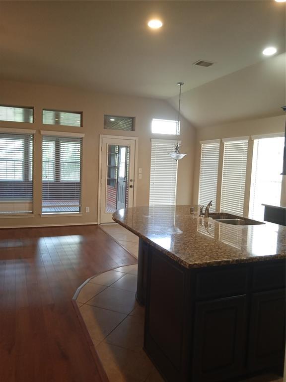 Building Photo - 5526 Stoneridge Ct