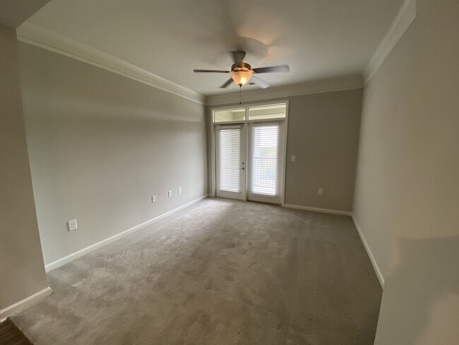 Interior Photo - The Crest at Laurel Canyon