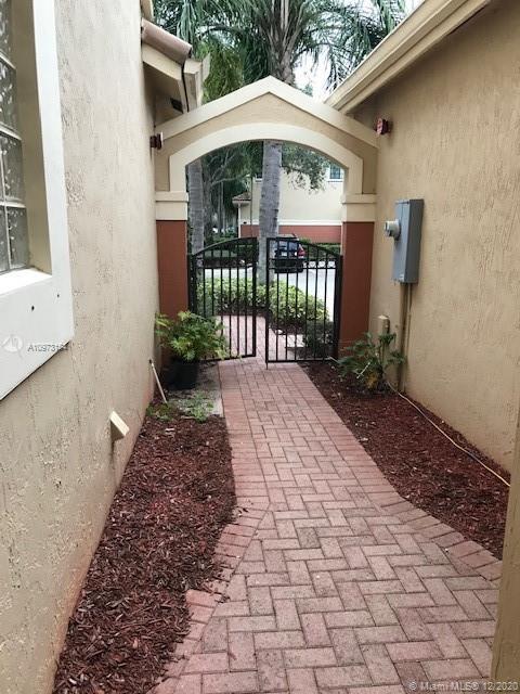 Foto del edificio - 3967 Orange Tree Ln