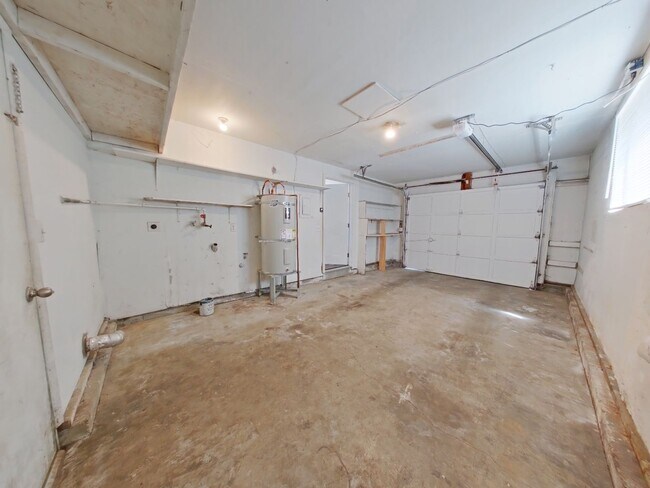 Foto del edificio - Remodeled 2 bedroom duplex in Veneta