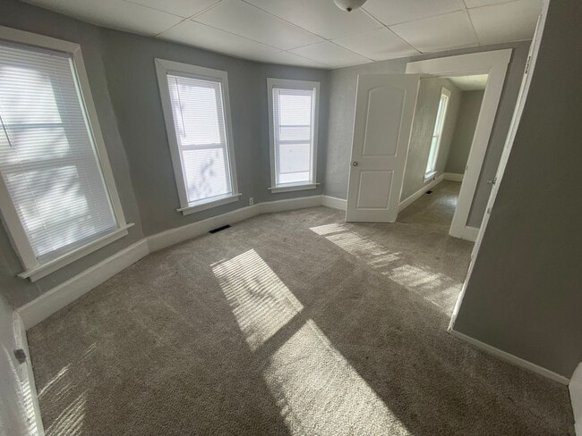 Building Photo - FRI1011