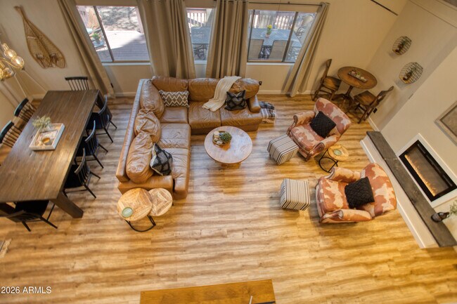 Foto del edificio - 7897 Country Club Dr