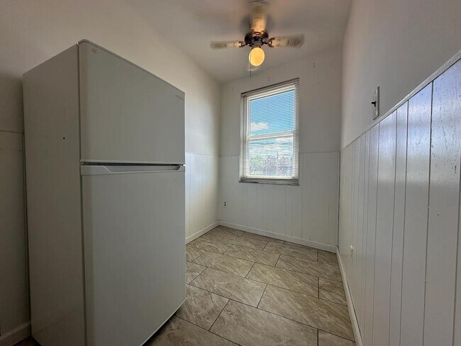 Foto del edificio - 6642 Frankford Ave