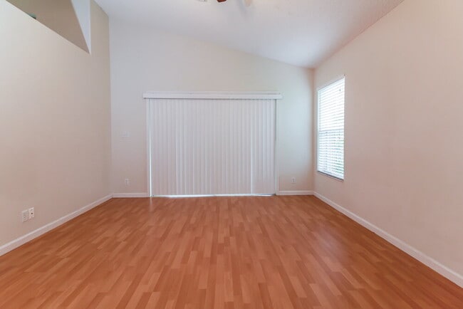 Building Photo - 12753 Meadowbreeze Dr