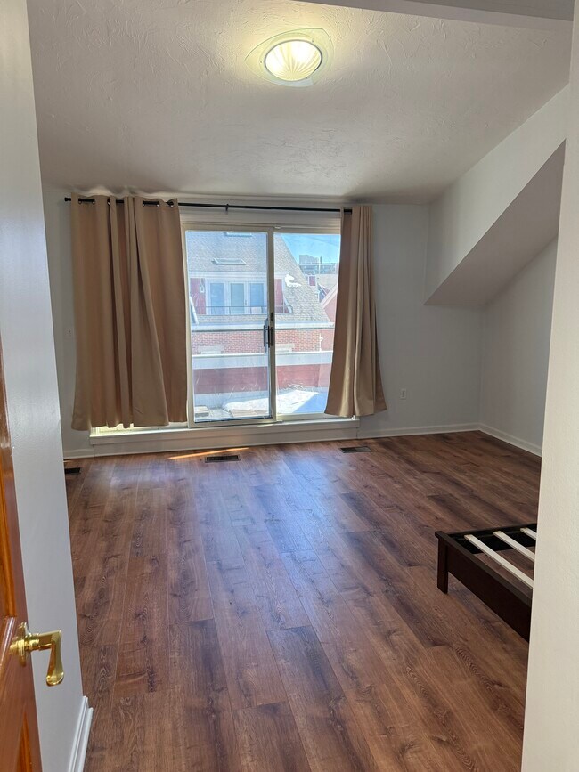 Foto del edificio - 166 Quincy Shore Dr