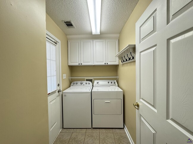 Building Photo - 207 S Houston Springs Blvd