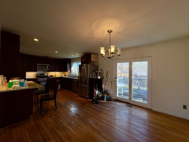 Building Photo - Charming 3Bed/2.5Bath in Catonsville