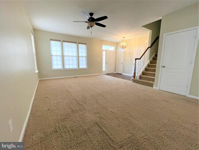 Building Photo - 283 N Bayberry Pkwy