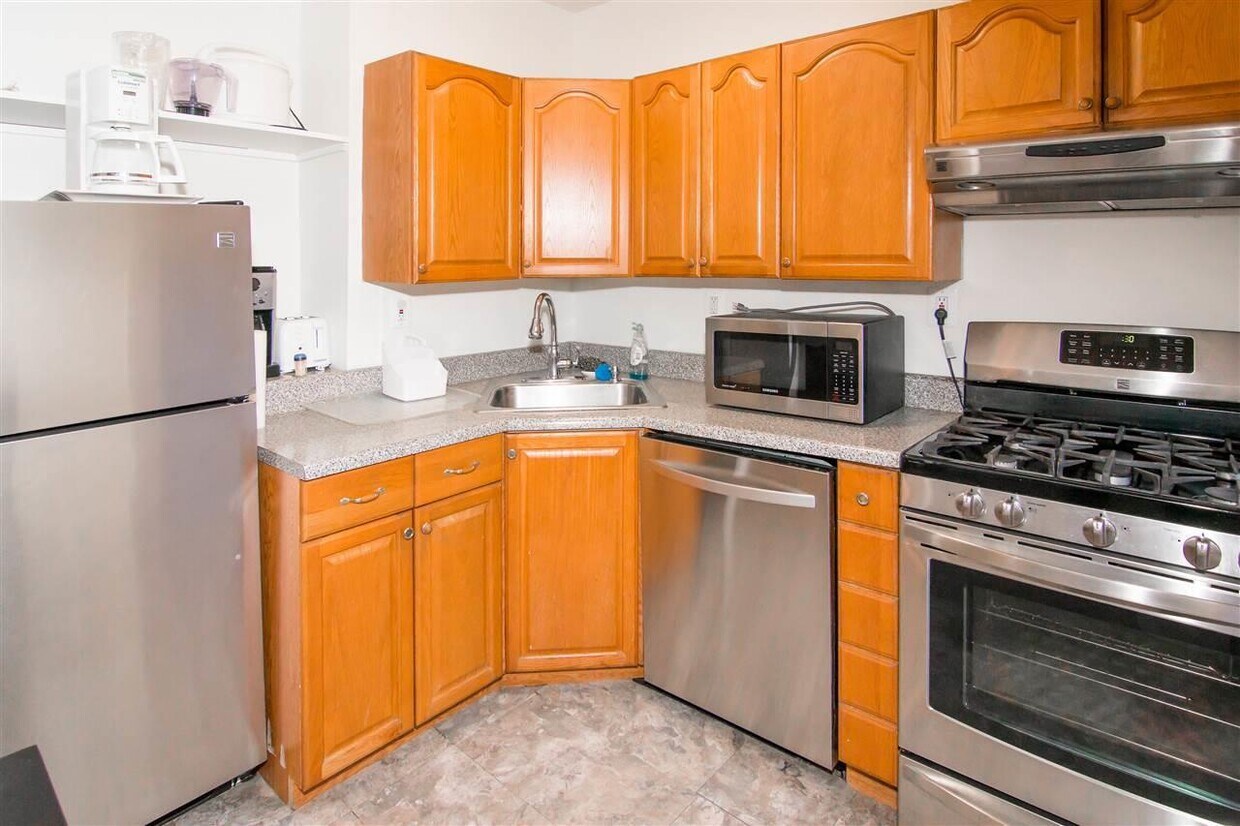 579 Jersey Ave Unit 2, Jersey City, NJ 07302 Condo for Rent in Jersey
