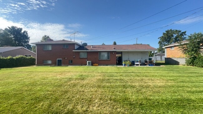 Photo - 565 E 6270 S- House